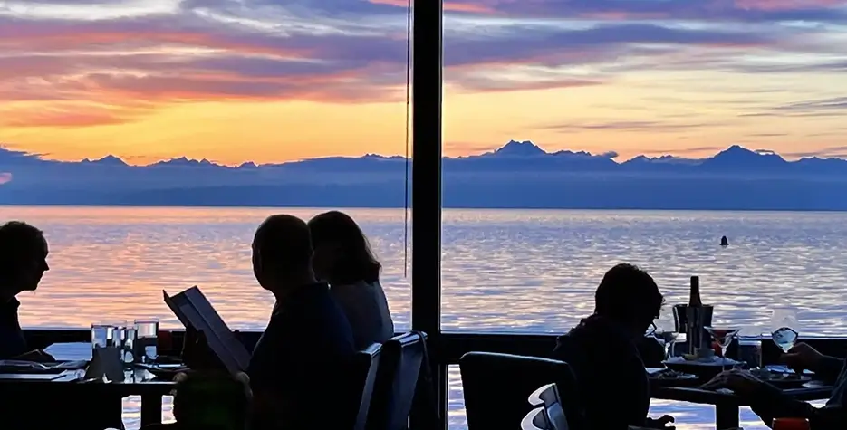 Ray’s Boathouse guests dining in Seattle WA